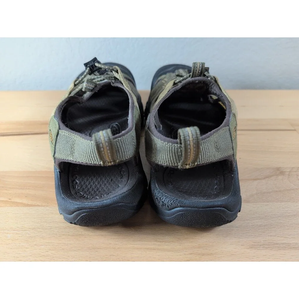 Mens KEEN Newport H2 Sandals in Green Size 8.5